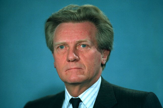 MICHAEL HESELTINE MP SEC.STATE TO THE ENVIRONMENT 28 February 1992.